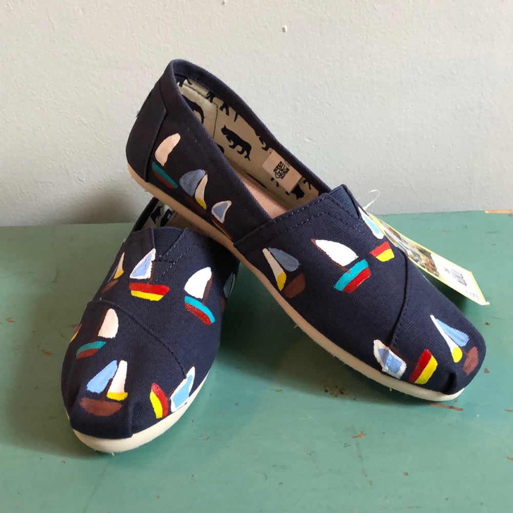 NWT Custom handpainted Toms classic shoes, W Sz 8
